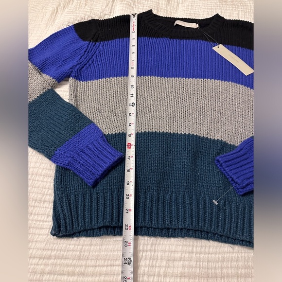 One Grey Day Colorblock Sweater - NWT - Size L - Picture 8 of 9